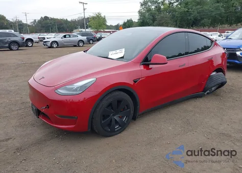2022 Tesla Model Y Long Range Dual Motor All-Wheel Drive z USA, uszkodzony, nr VIN 7SAYGDEE4NF517341